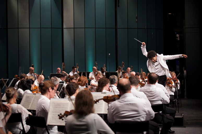 Concert d’ouverture – Rafael Payare et l’OSM magnifient Mahler