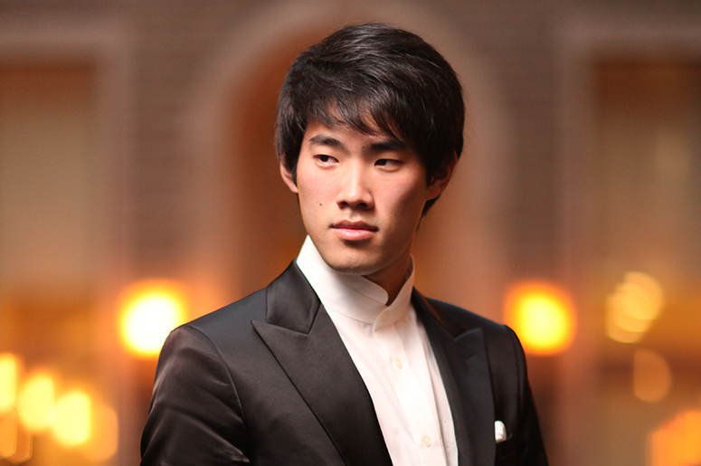 Bruce Liu Performs Chopin’s Second Concerto